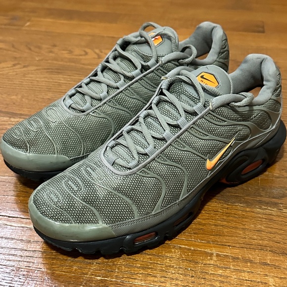 nike air max plus dark stucco